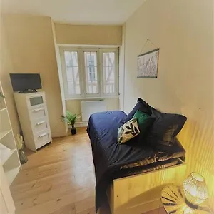 https://le-guernisac-studio-cosy-plein-centre.inbrittany.com